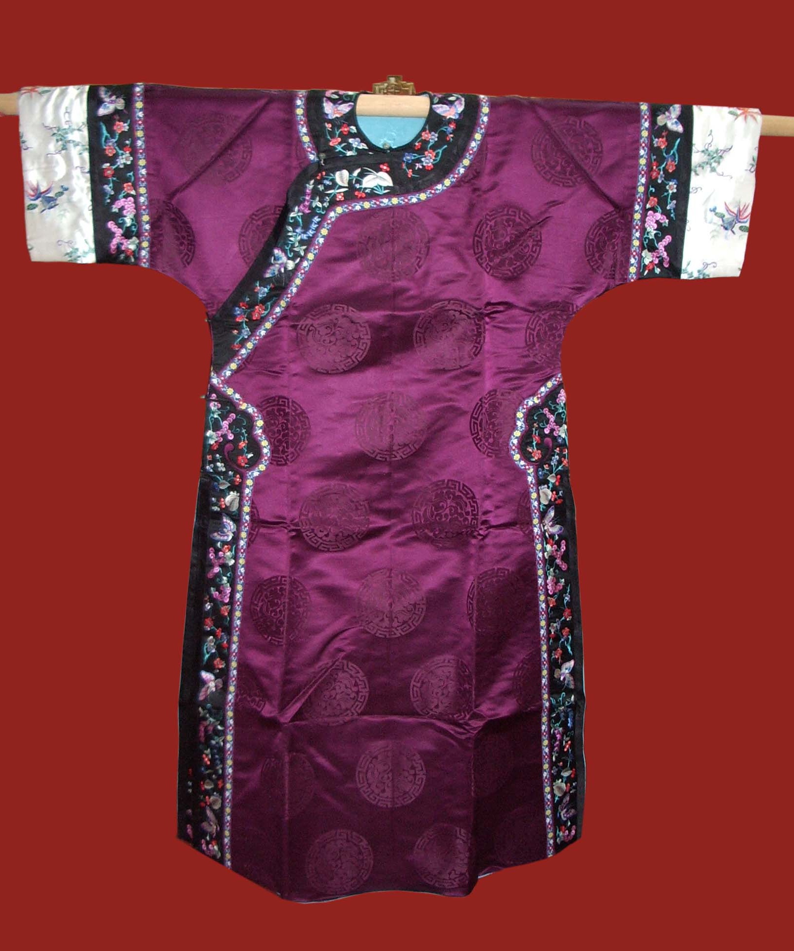 LR03 Burgandy brocade robe